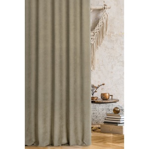 Závěs Adessa, hnědý, šití na míru, řasící páska,  velurovo-semišový vzhled, působí teplým a útulným dojmem