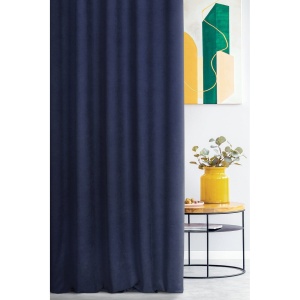 Závěs Adessa, tmavě modrý, šití na míru, řasící páska,  velurovo-semišový vzhled, působí teplým a útulným dojmem