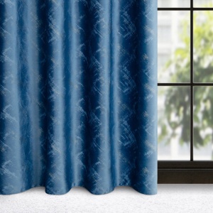 Adria - tmavě blankytný závěs,  velvet s dekorací v šampaňské barvě, řasící páska, velikost 140x270cm, lze zkrátit