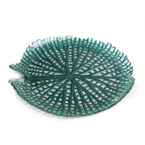 Větší patera Mela,  Art Glass,  tvar listu leknínu, barvené silnostěnné sklo, velikost průměr 32cm