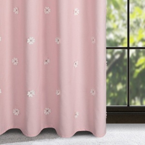 Dětský závěs Elsa, růžový,  zdobeno našitýmí květinkami,  na kroužcích, velikost 140x250cm, lze zkrátit