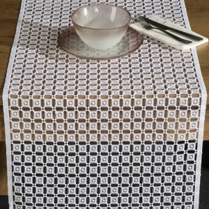 Stolní běhoun Gipiu1, efektní ažurová krajka, voděodolná úprava, 3 velikosti