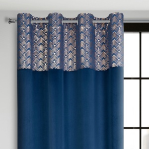 Závěs Ellen - tmavě modrý velvet s dekorací v horní části, 140x250, na kroužcích, lze zkrátit