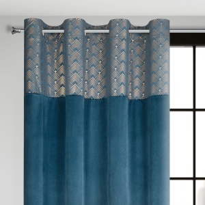 Závěs Ellen - tmavě blankytný velvet s dekorací v horní části, 140x250, na kroužcích, lze zkrátit