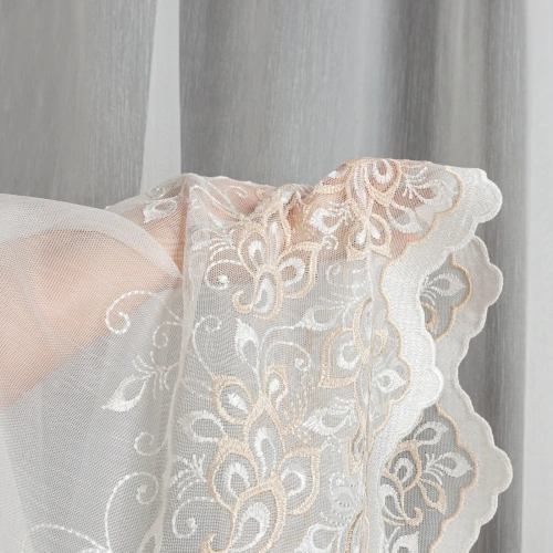 421904 záclona F28015 s výšivkou krémová detail.webp
