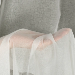 Záclona Kate krémová-ecru, elegantní etamína s jemně lesklou nitkou, šití na míru