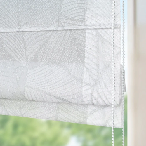 397139R roleta Rabi1 potisk stříbřitý botanický vzor listy detail.webp