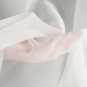 Záclona na míru FT100 OBK,  jemný matný voál, barva mléčná-krémová, dole zátěžový lem