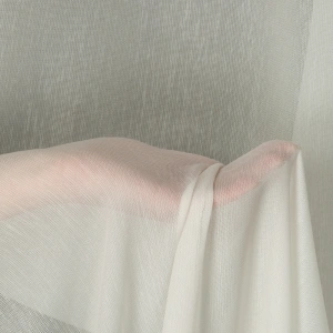 Záclona F318331, šití na míru, krémová s jemně naznačeným leskem, vzor jemného deštíku