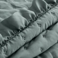 470297 přehoz na lůžka Libi3 šalvějový detail2.webp