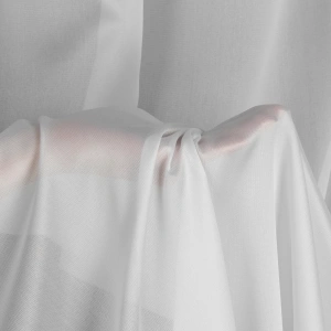 Záclona  Liva, bílá, hustěji tkaná, jemný perlový lesk, šití na míru