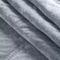 478354 přehoz Velvet1 stříbrný detail2.webp