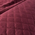 478384 přehoz Velvet3 bordó detail2.webp