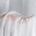 435650 záclona Rebecca svislý vzor deštíku na kroužcích detail.webp