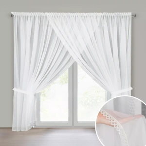 Velká kombinovaná záclona Caroline, včetně bočních vázaček, bílý voál, dekorace bočního lemu krajkou,  velikost  400x250cm, řasící páska, lze zkrátit