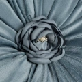480711 polštář Flores5 blankytný detail.webp