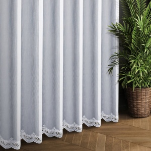 Záclona F120992, šití na míru, bílá matná, dolní lem s výšivkou