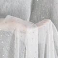 389810 záclona Sibel 400x250 bílá a zlatavé čtverečky detail2.webp