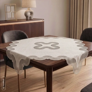 Elegantní stolní ubrus SISI-5, originální styl, bohatá kordonková výšivka, velikost 85x85cm